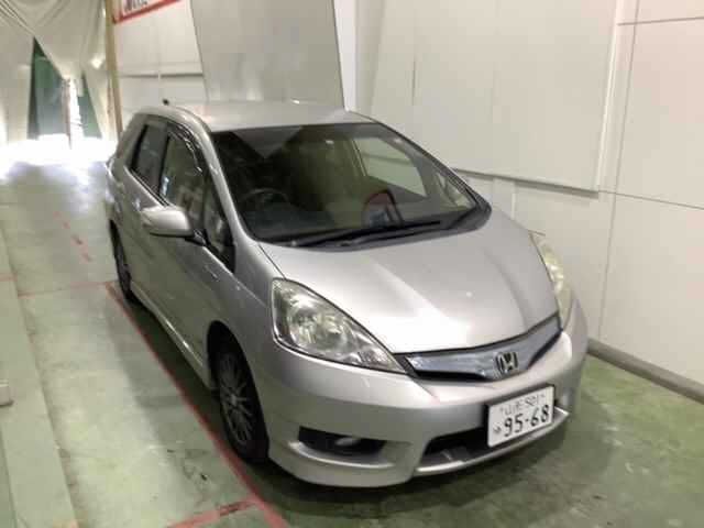 4 Honda Fit shuttle GP2 2013 г. (JU Yamagata)